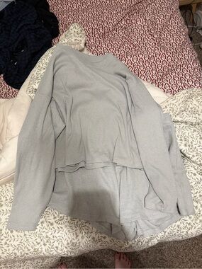 American Eagle Outfitters Light Gray Ribbed Long-Sleeve Layered Top